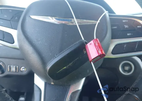 2022 Chrysler 300 Touring L z USA, uszkodzony, nr VIN 2C3CCADG9NH162976